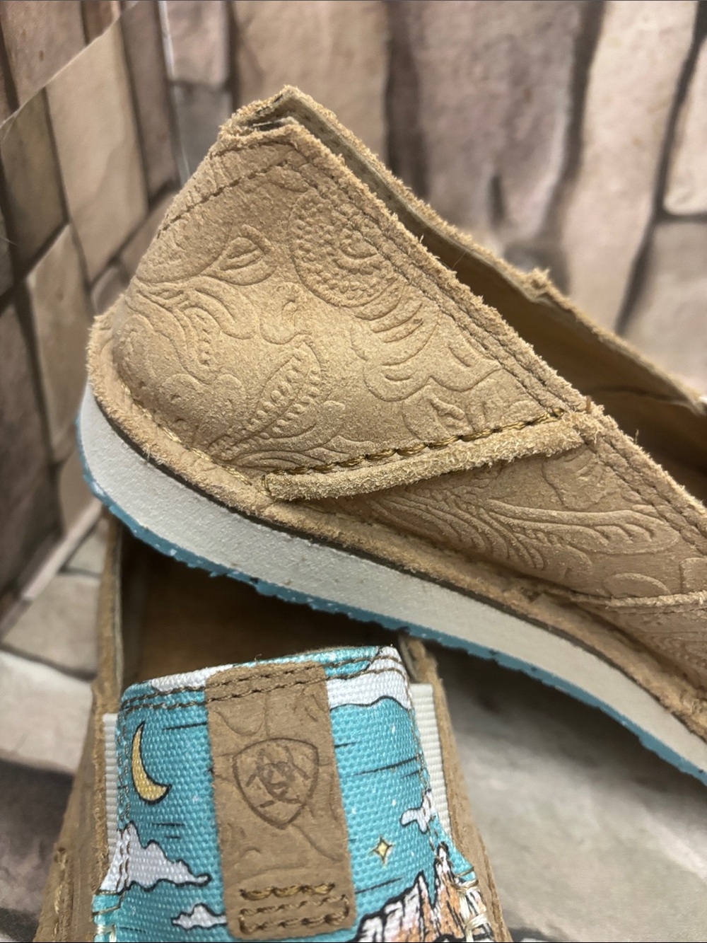 New Ariat Women's Cruiser shoes in the "Arizona Skies" print size 7.5B - Picture 5 of 14